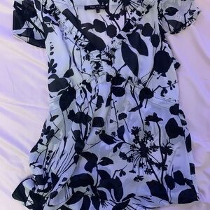 Violet & Claire Black and White Floral Babydoll Blouse